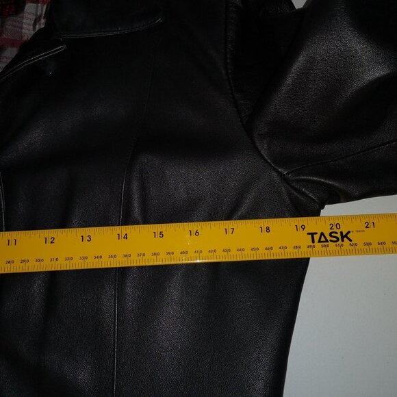 Danier Leather Ladies Size XS Button Closure Black Leather Jacket - Picture 7 of 7